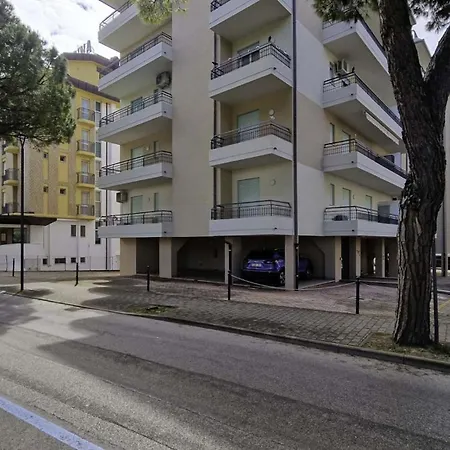 Modern Flat With Terrace Near The Sea-beahost Bibione