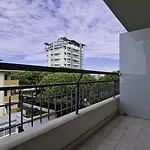 Modern Flat With Terrace Near The Sea-beahost Daire *