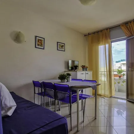 Modern Flat With Terrace Near The Sea-beahost * Бібіоне