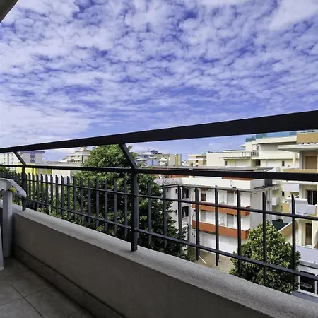 Modern Flat With Terrace Near The Sea-beahost