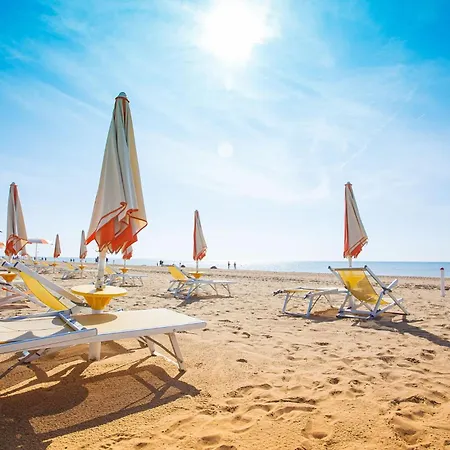 Modern Flat With Terrace Near The Sea-beahost Apartman Bibione