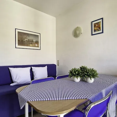 Modern Flat With Terrace Near The Sea-beahost