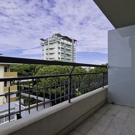 Apartman Modern Flat With Terrace Near The Sea-beahost