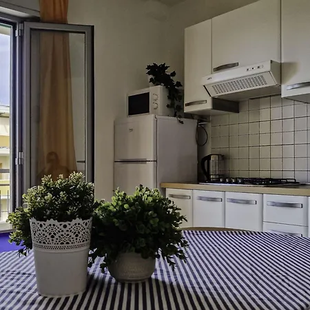 Modern Flat With Terrace Near The Sea-beahost Apartman