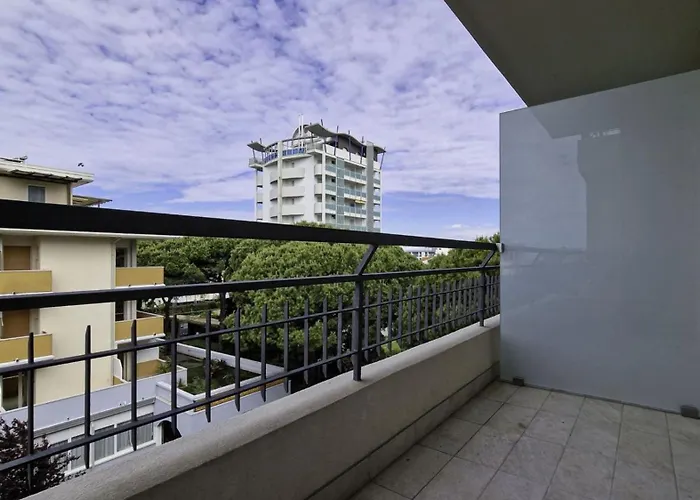 Modern Flat With Terrace Near The Sea-beahost Daire *